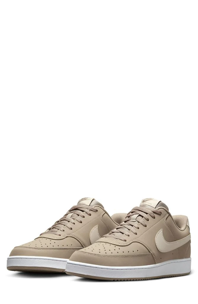 NIKE Court Vision Low Sneaker 1