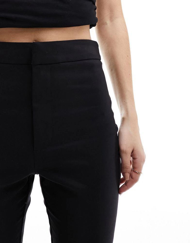 Stradivarius Stradivarius capri pant in black 4