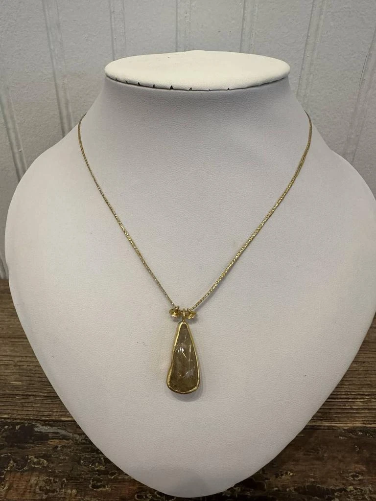 Pippa Small Jewellery Pippa Small Jewellery - 18k Colette Set Pendant With Tiny Flower Charms On Cord