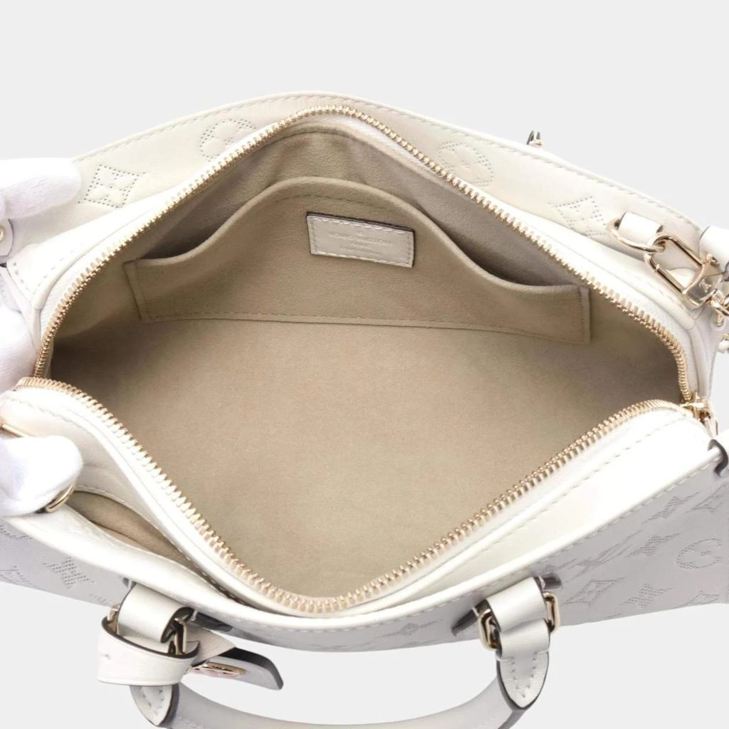 Louis Vuitton Louis Vuitton White Leather On The Go Ew Monogram Handbag 4