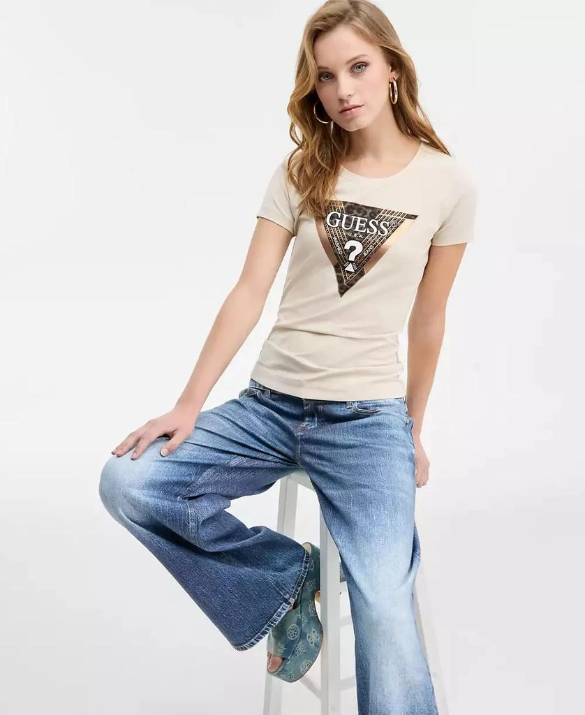 GUESS Women
s Leo Triangle Graphic T-Shirt 2