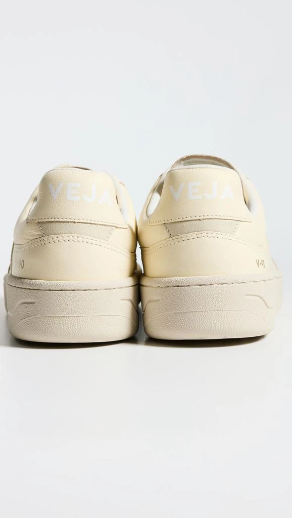 Veja V-90 Sneakers 2