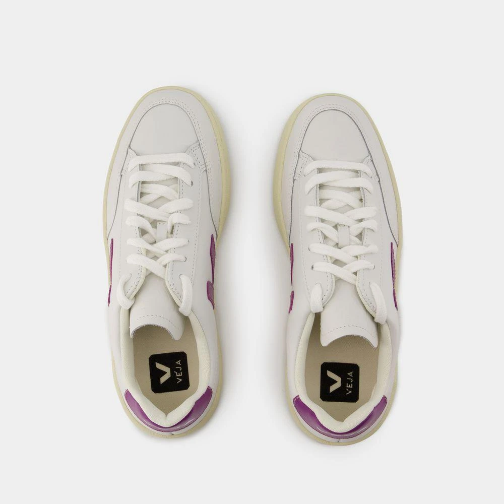 Veja V 4