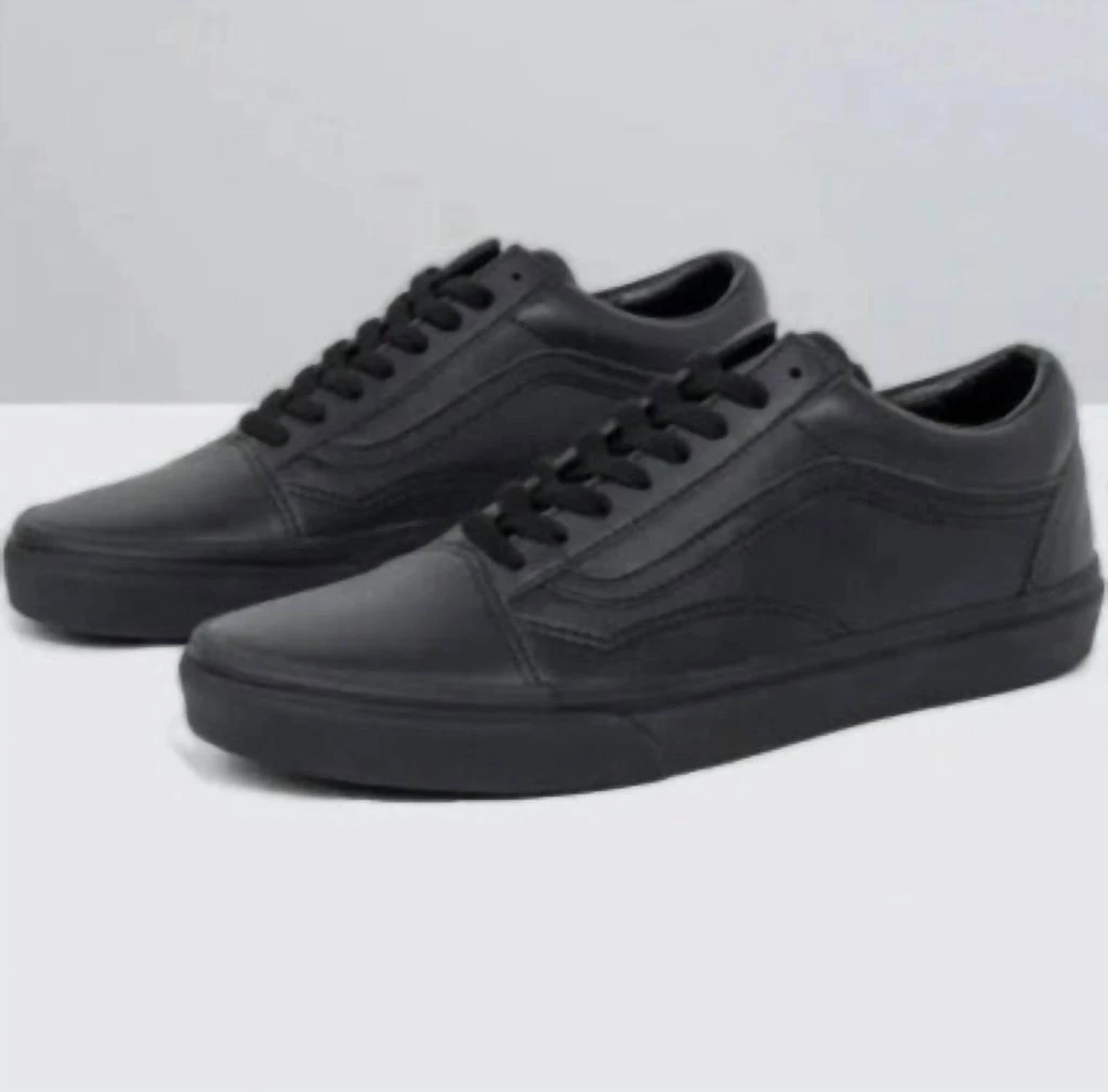Vans Men
s Old Skool Classic Tumble Sneakers In Black Mono