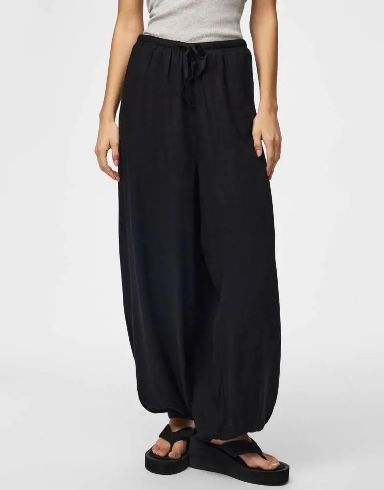 Pieces Pieces Trousers in black