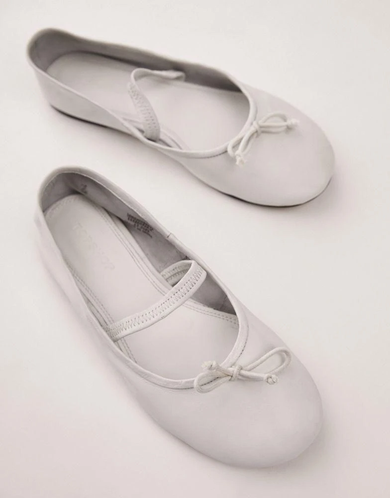 Topshop Topshop Brooke leather unlined ballerina shoe in white 2