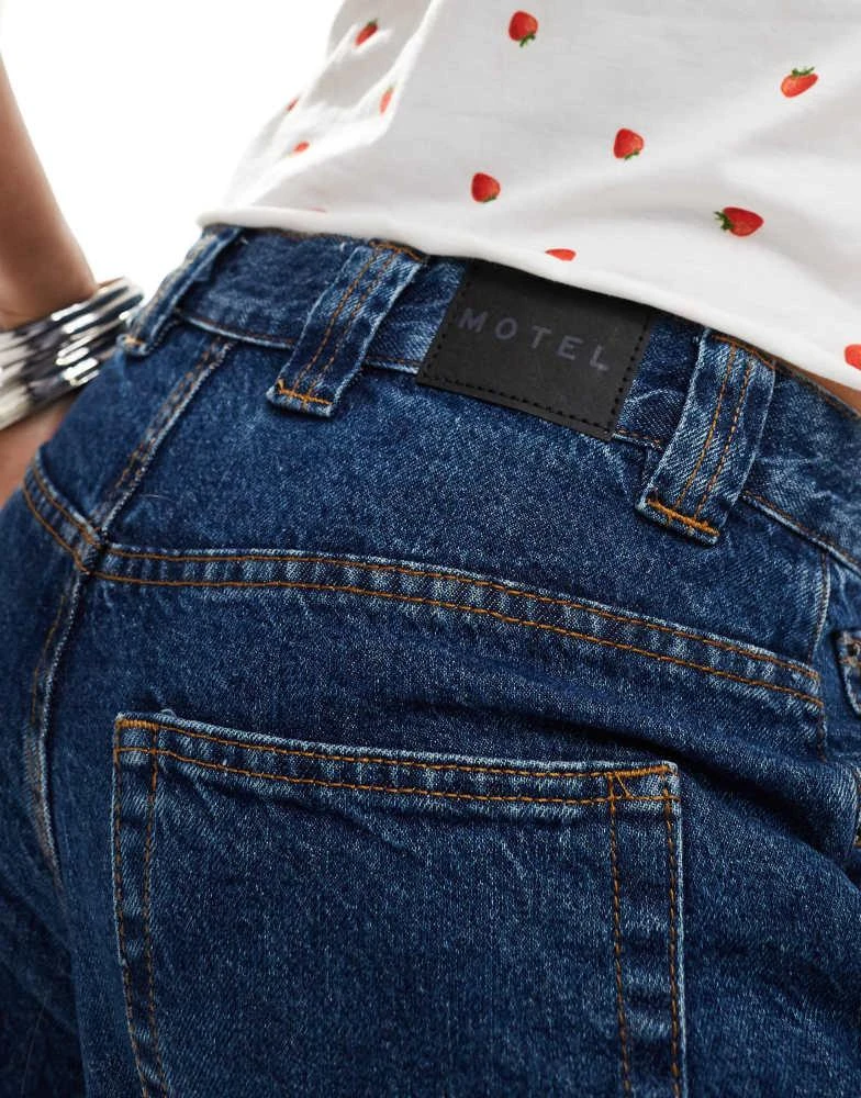 Motel Motel low rise denim jorts in blue stone 3