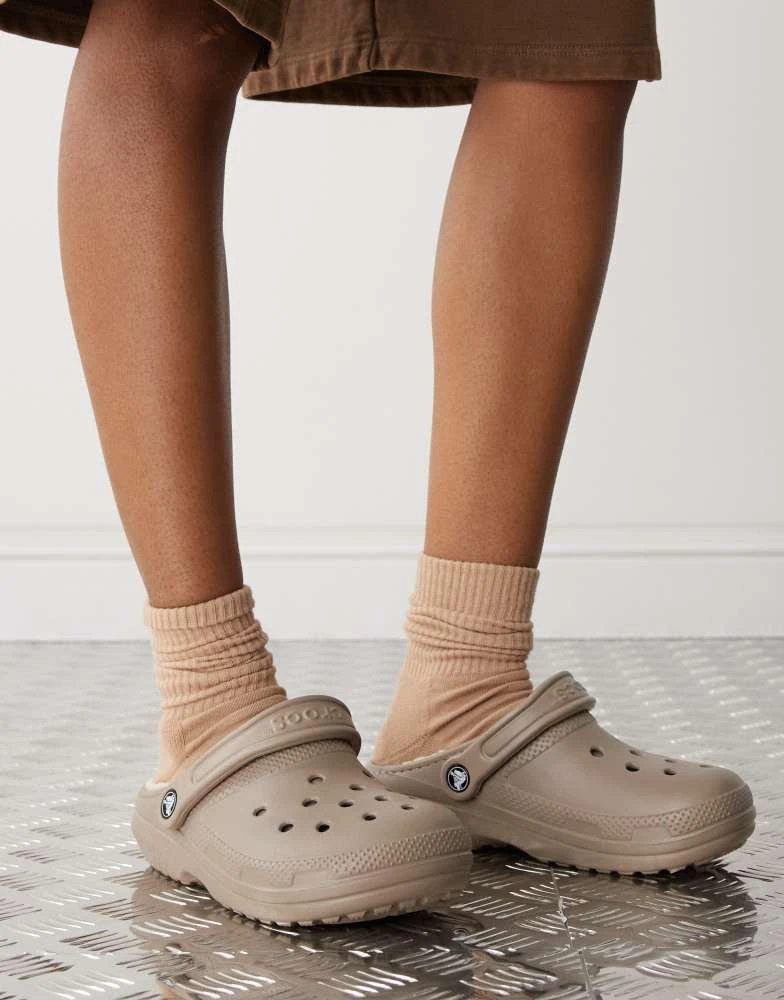 Crocs Crocs unisex classic lined clogs in mushroom/bone 1