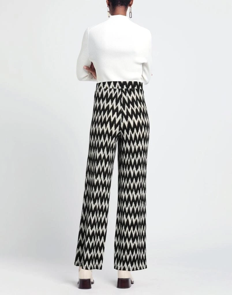 GARCIA Casual pants 3