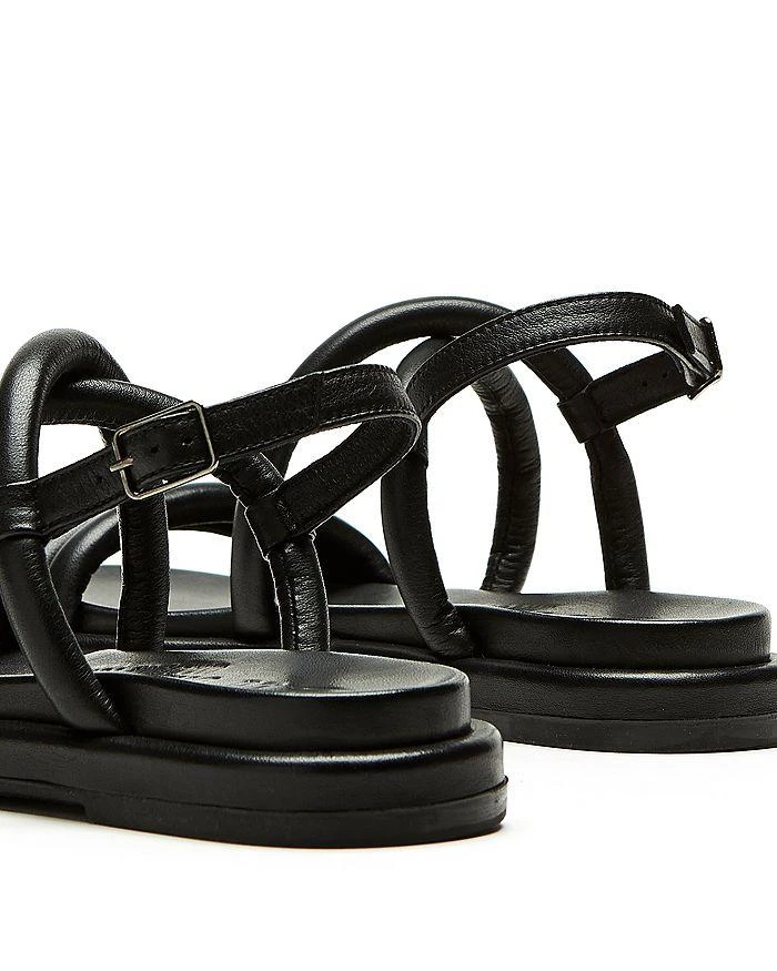 La Canadienne Women
s Alias Sandals 4