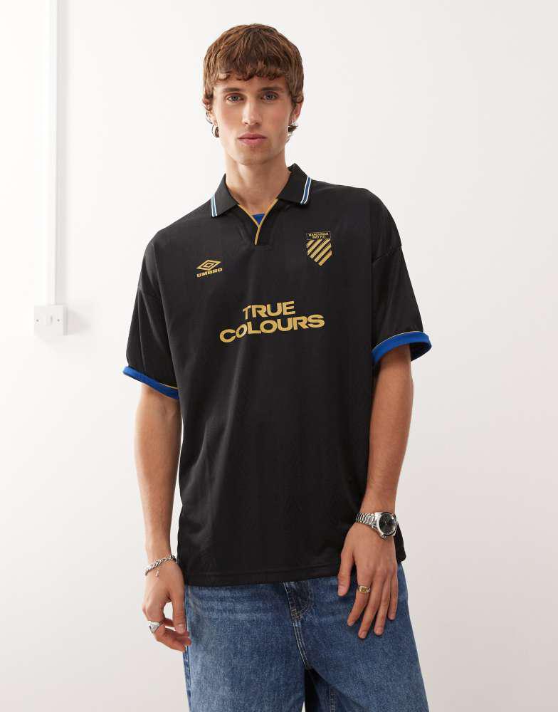 Shop Umbro boxy football shirt in black on Sale at BeyondStyle