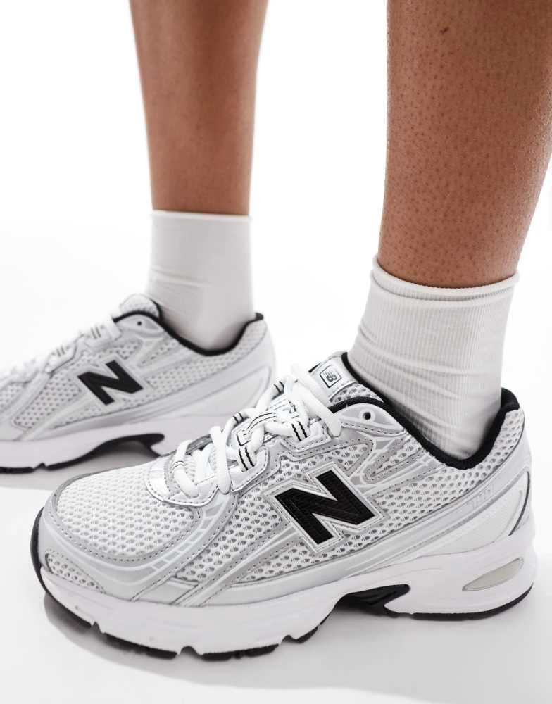New Balance New Balance 740 trainers in white and silver 4
