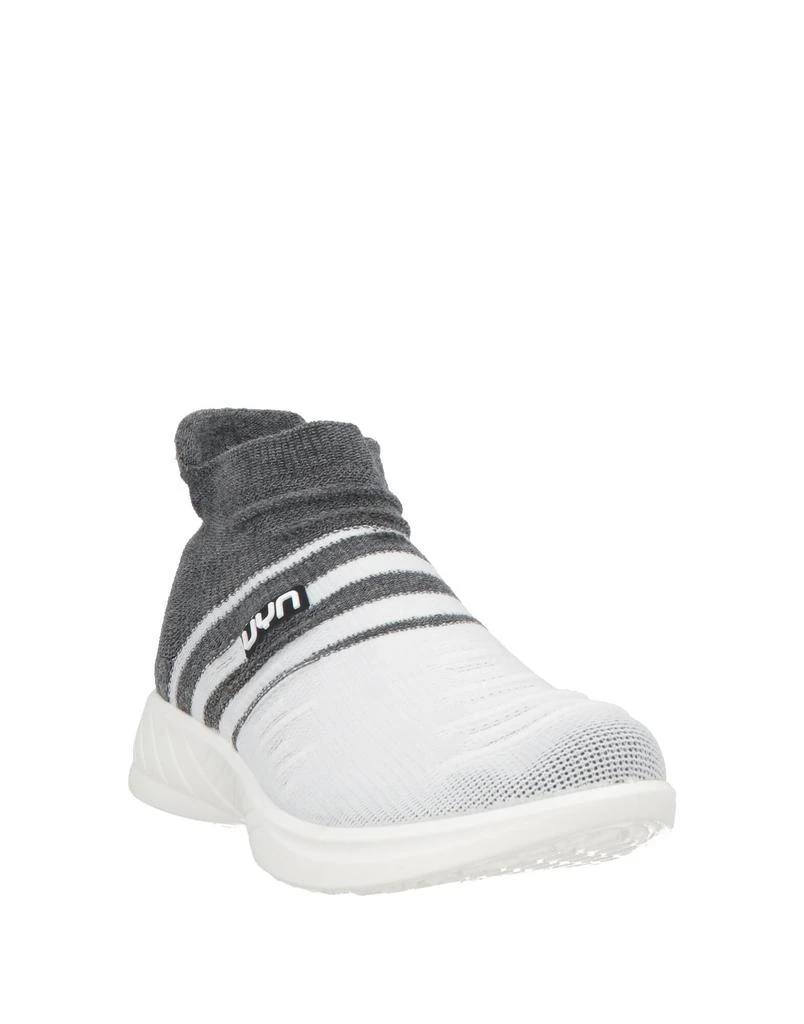 UYN Sneakers 2