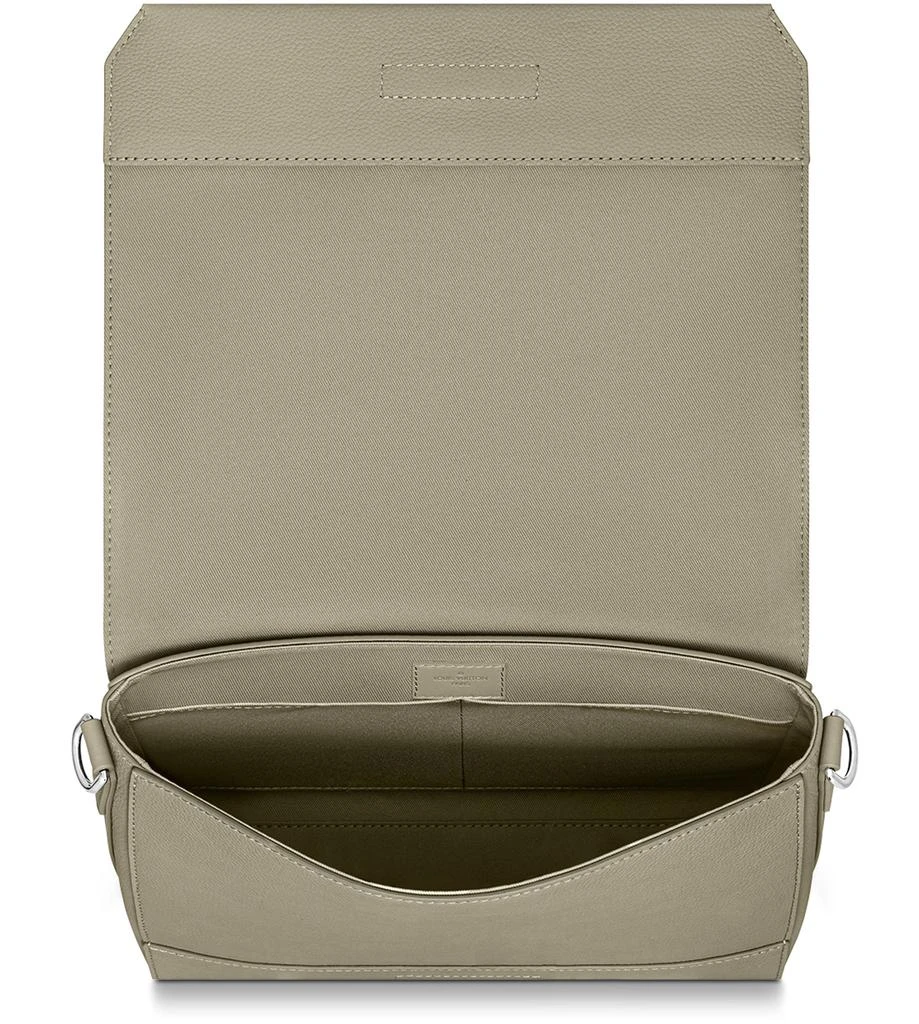 Louis Vuitton Takeoff Messenger 5