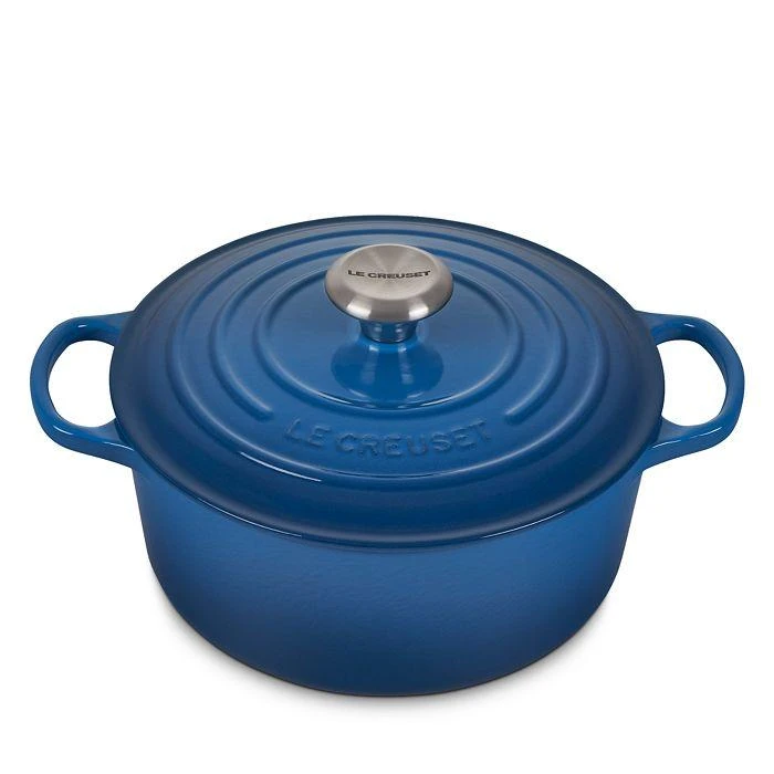 Le Creuset Signature 4.5-Quart Round French Oven 1