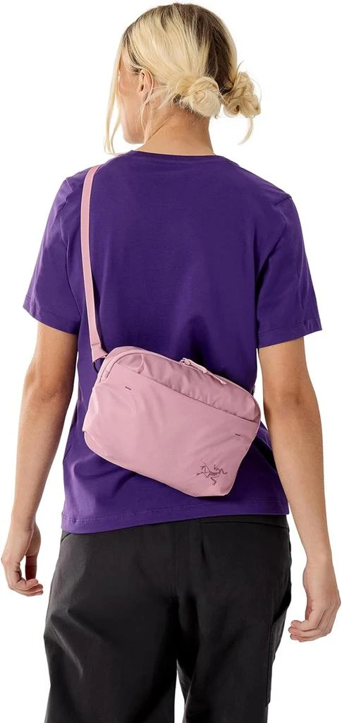 Arc
teryx Arc
teryx Heliad Crossbody Bag | Streamlined Bag for the Day
s Essentials 2