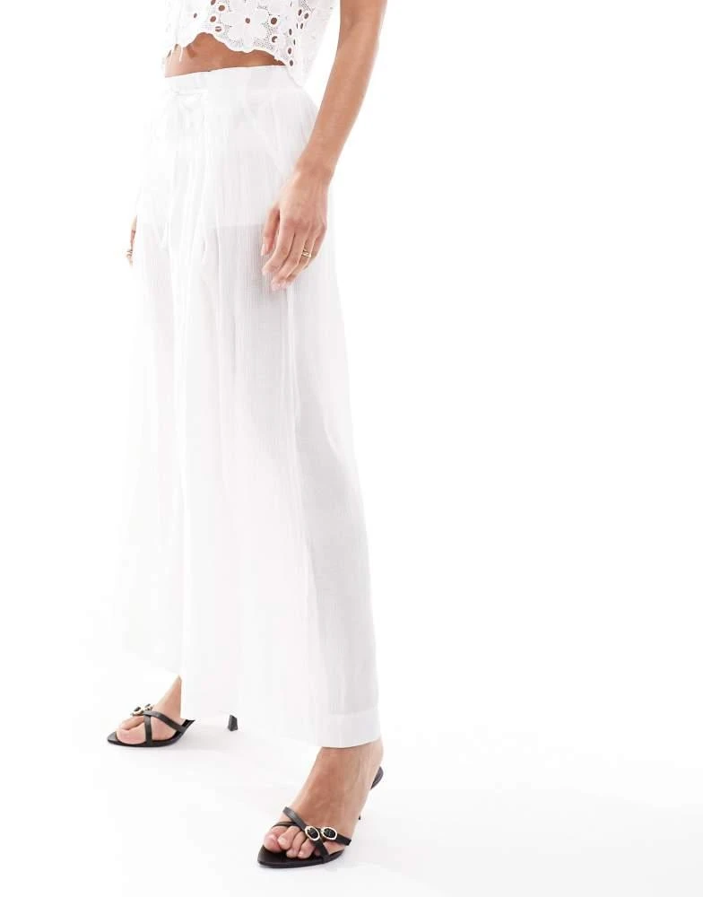 Bershka Bershka wide leg linen trousers in white 4