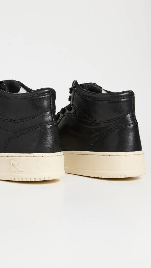 Autry Medalist Mid Sneakers 2