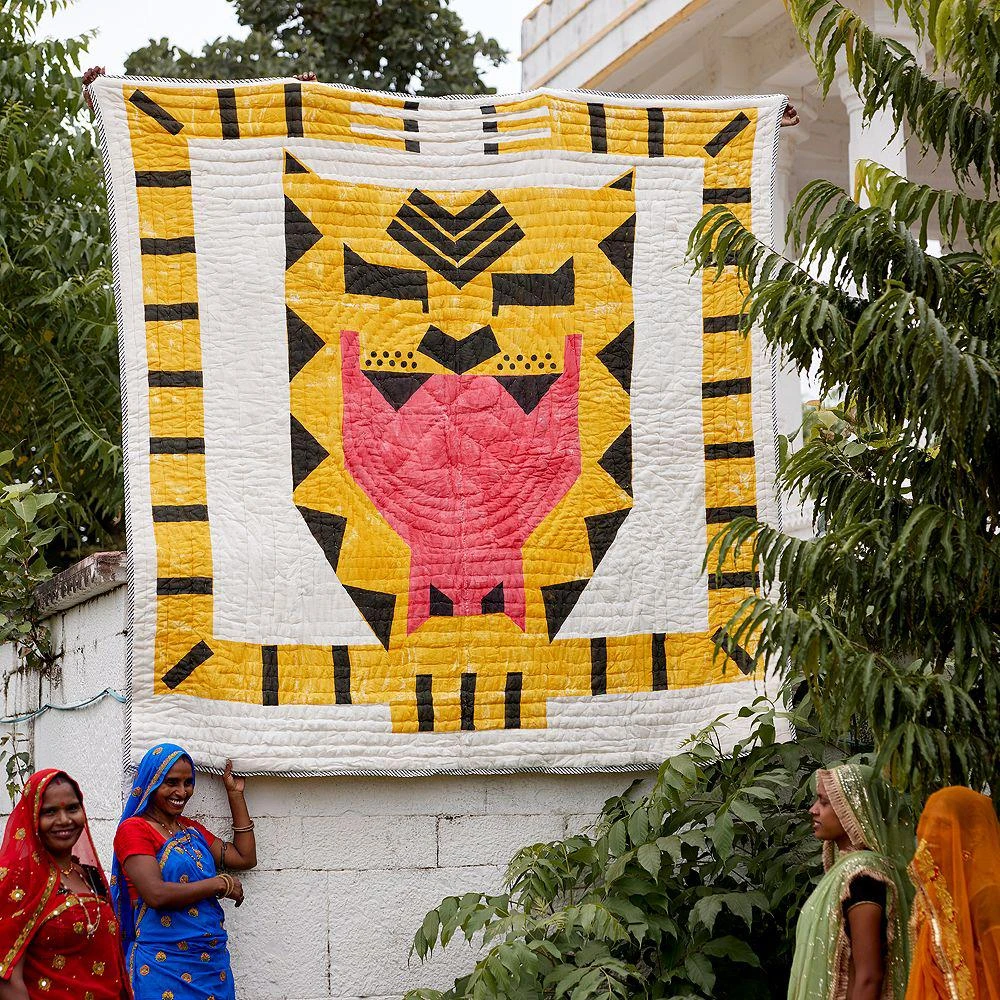 CQC LA Tiger Quilt with Two Shams, King 1