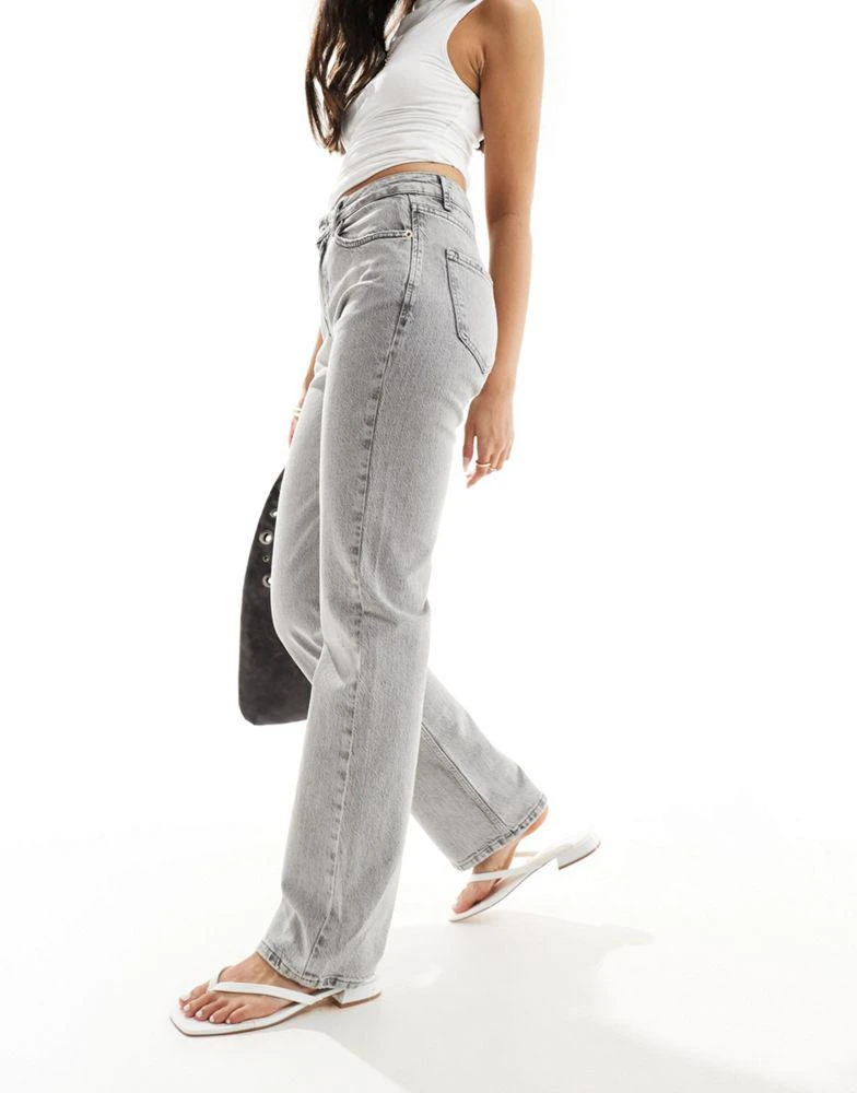 Stradivarius Stradivarius straight vintage jean in grey 4