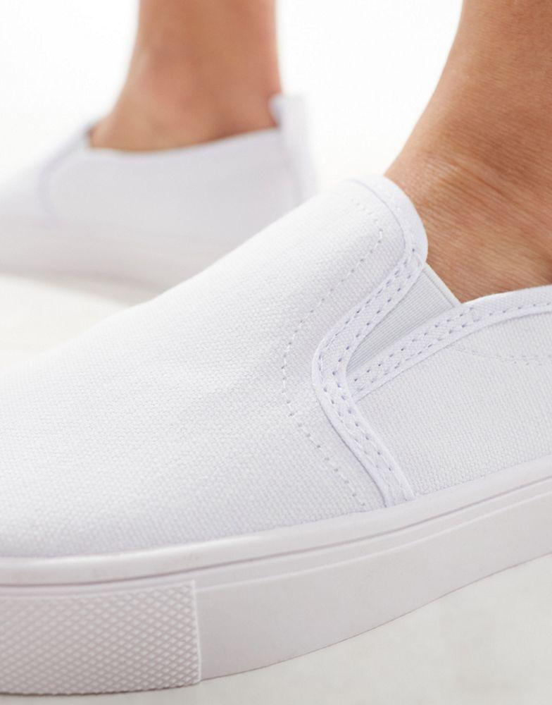 ASOS ASOS DESIGN Dotty slip on plimsolls in white