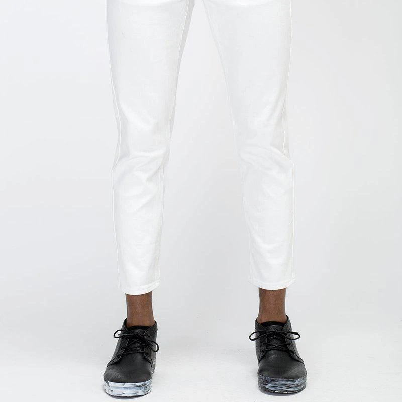 Konus Men's Cropped Twill Pant With Dart Detail In White 1