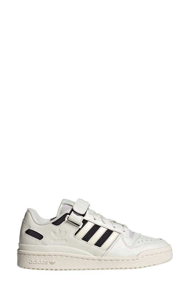 Adidas Forum Low Basketball Sneaker