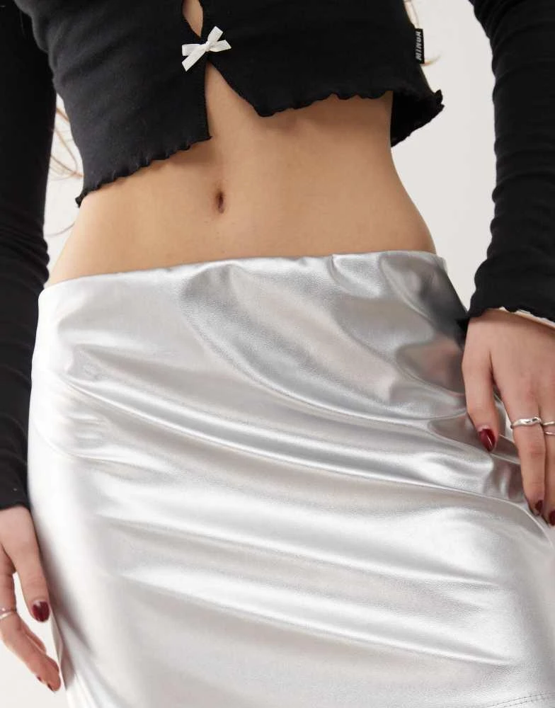 Reclaimed Vintage Reclaimed Vintage silver PU party mini skirt 2