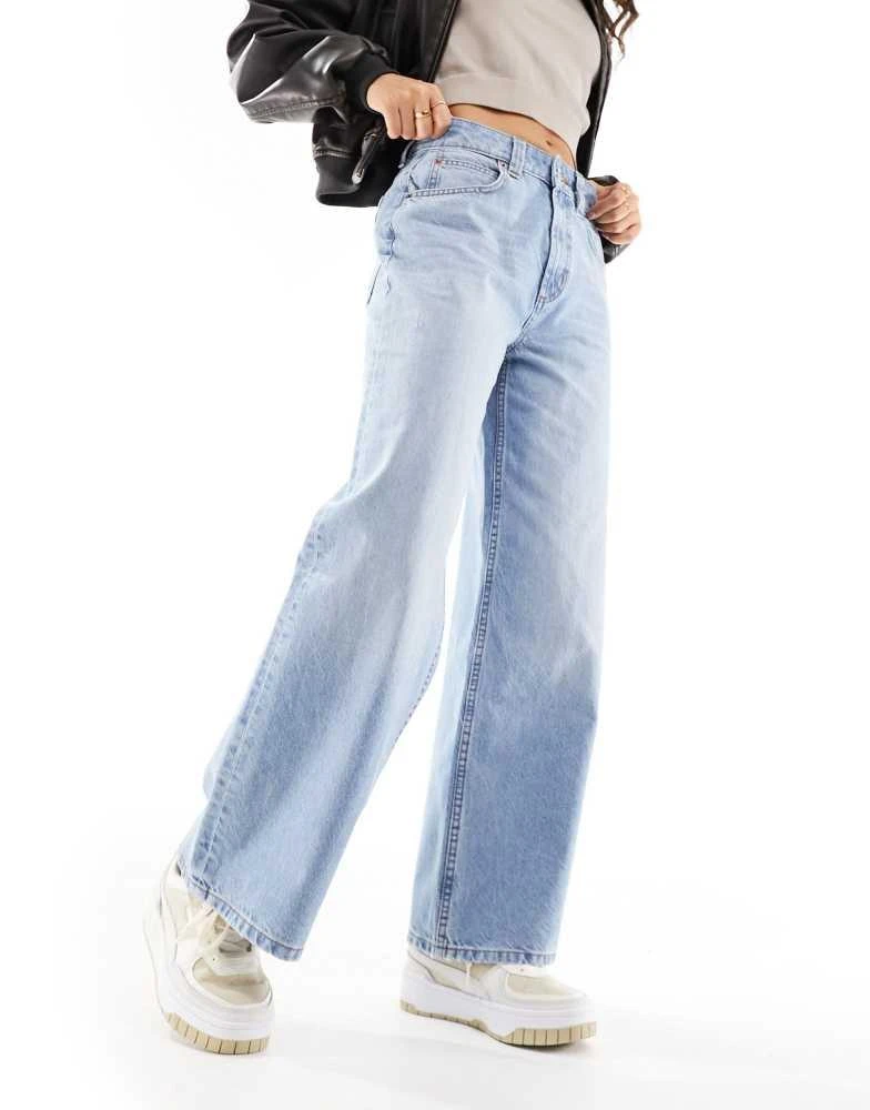 ASOS ASOS DESIGN Petite wide leg dad jeans in blue wash 4