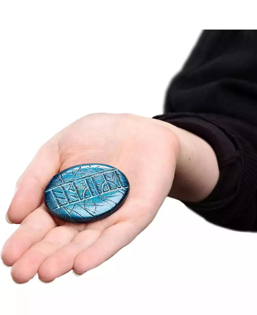 WETA Workshop Prop Replica - The Hobbit Trilogy - Kili
s Rune Stone 3