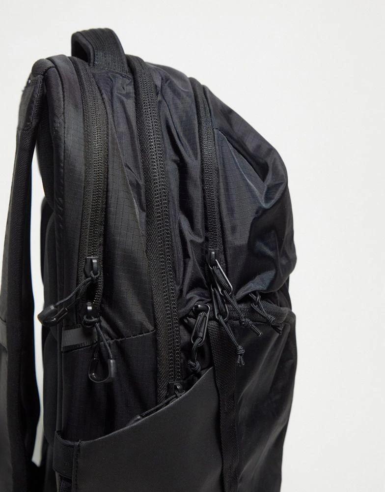 The North Face The North Face Surge Flexvent 31l backpack in black 3