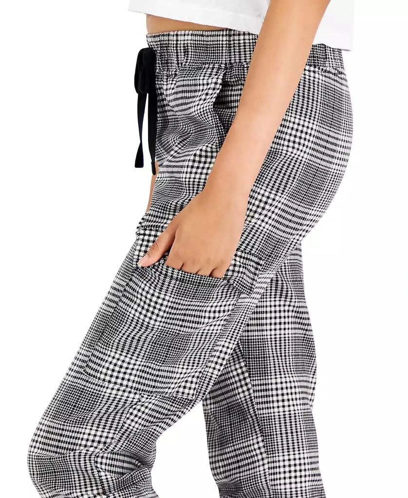 Tinseltown Juniors' Plaid Cargo Pull-On Jogger Pants 4
