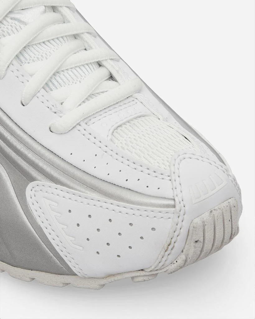 NIKE Women's Shox R4 Sneakers White / Metallic Silver 7