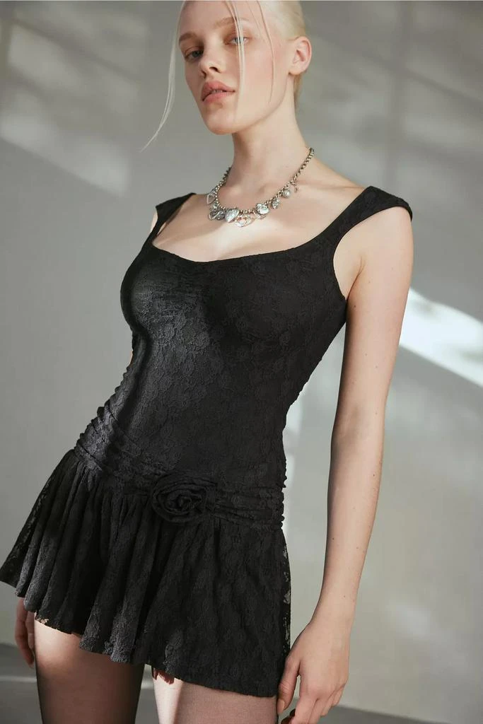 Kimchi Blue Kimchi Blue Dawn Drop Waist Lace Romper 2