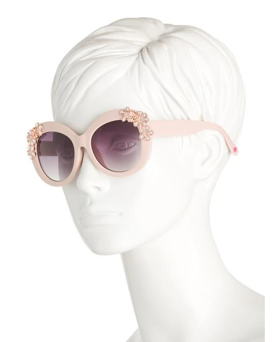 ?Betsey Johnson Stylish Gradient Sunglasses with Floral Accents Betsey Johnson | Accessories | Betsey Johnson Stylish  main image 3