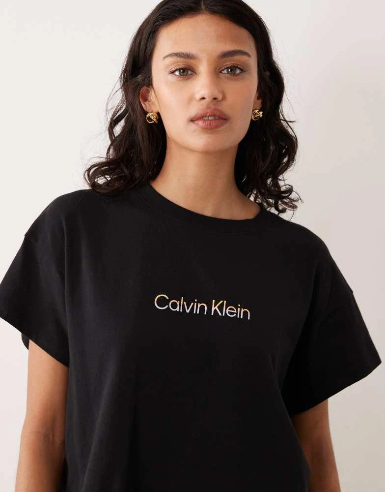 Calvin Klein Calvin Klein boxy crop pride logo tee in black