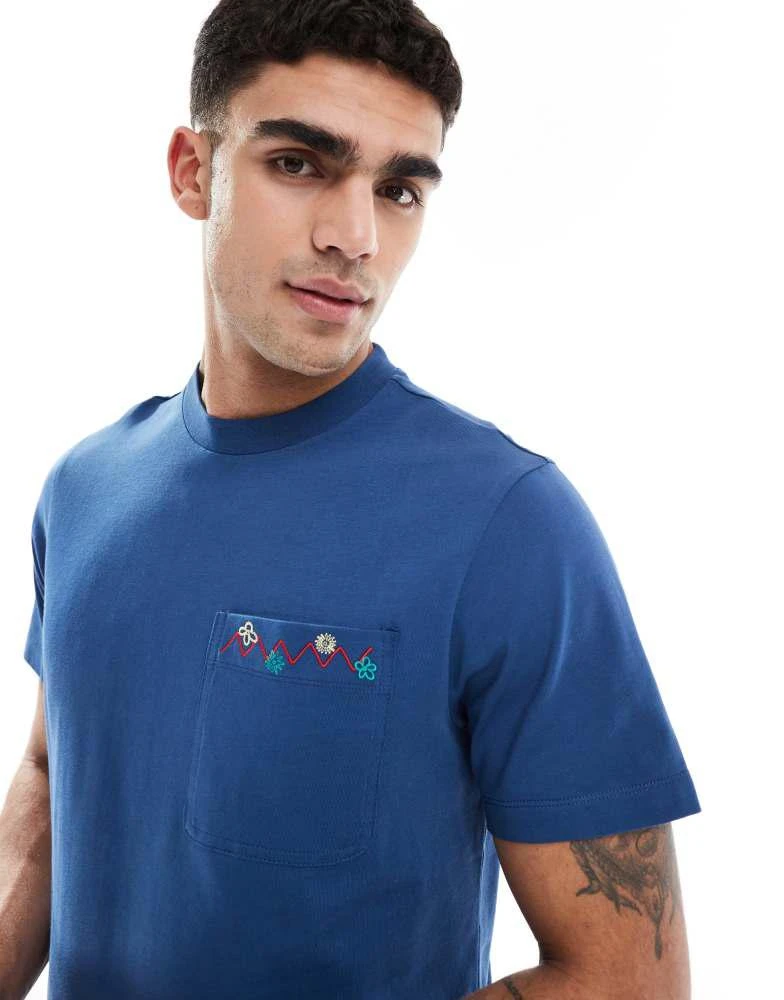 Farah Farah stacy t-shirt in blue with pocket embroidery 1