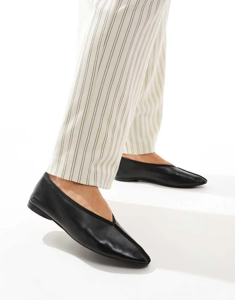 & Other Stories & Other Stories leather pointed ballet flats with front seam detail in black 4