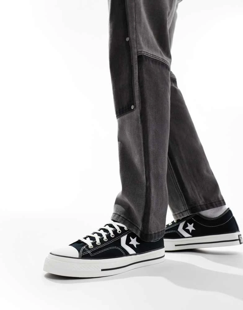 Converse Converse Star Player 76 Ox trainer in black 1