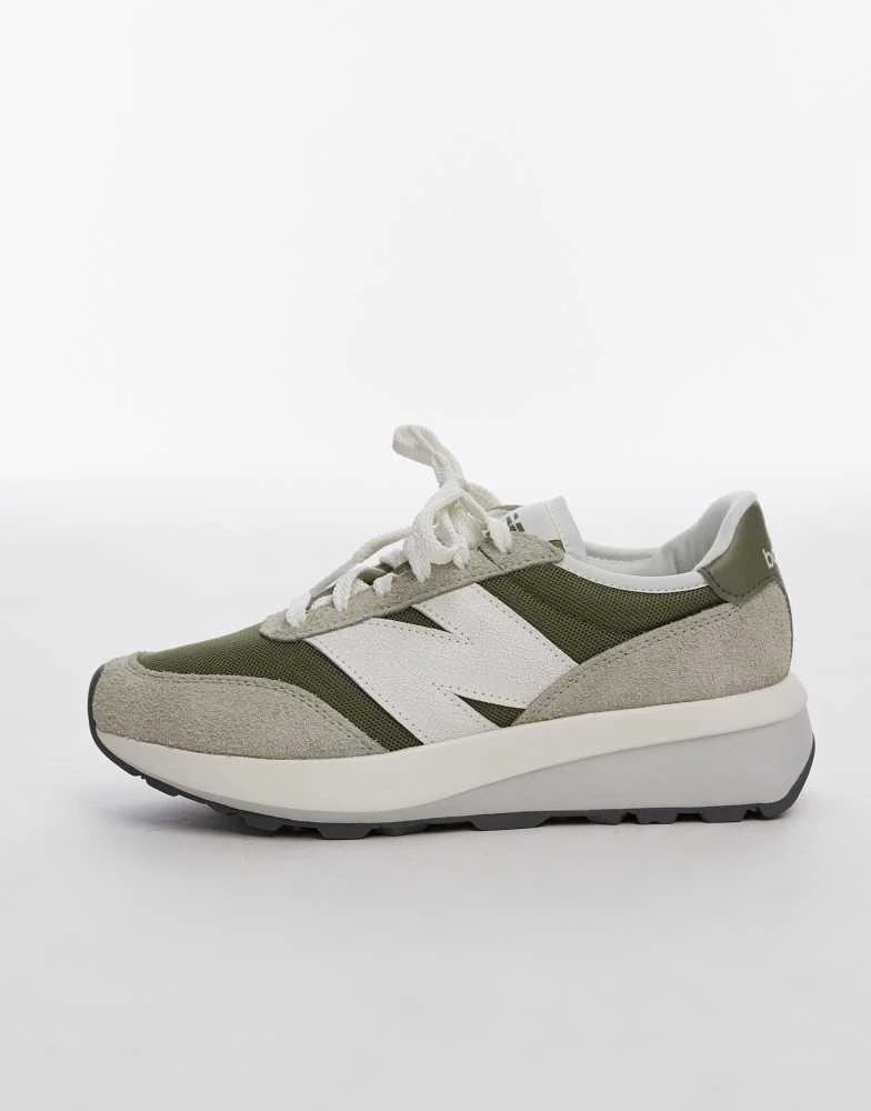 New Balance New Balance 370 trainers in green 2