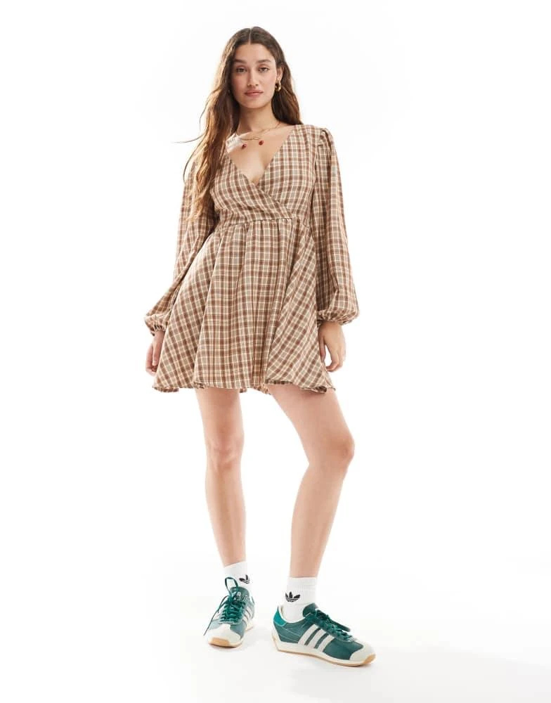 Daisy Street Daisy Street v neck smock mini dress in camel check 1