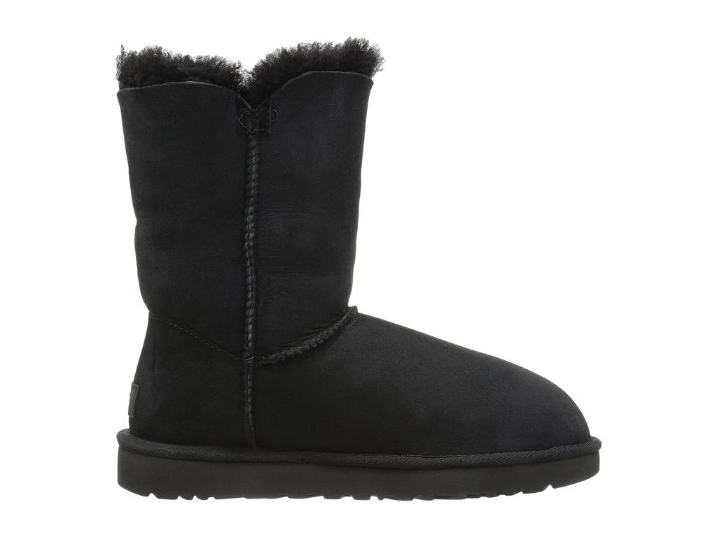 UGG Bailey Button II 6