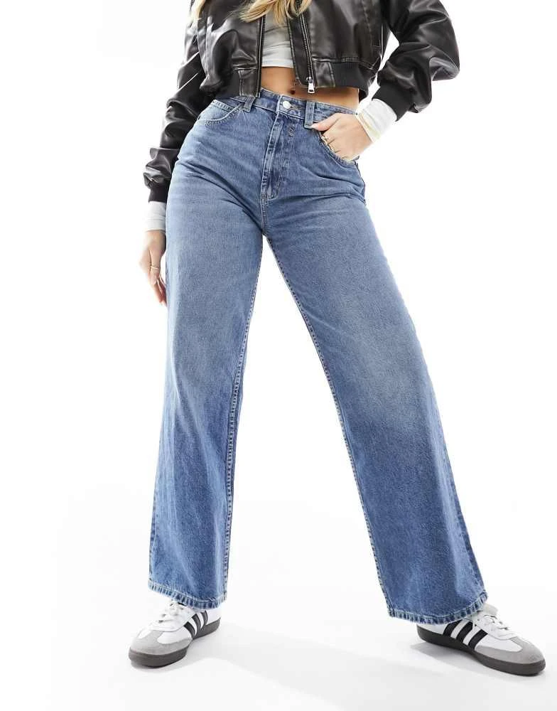 ASOS ASOS DESIGN Hourglass wide leg dad jeans in dark mid blue 2