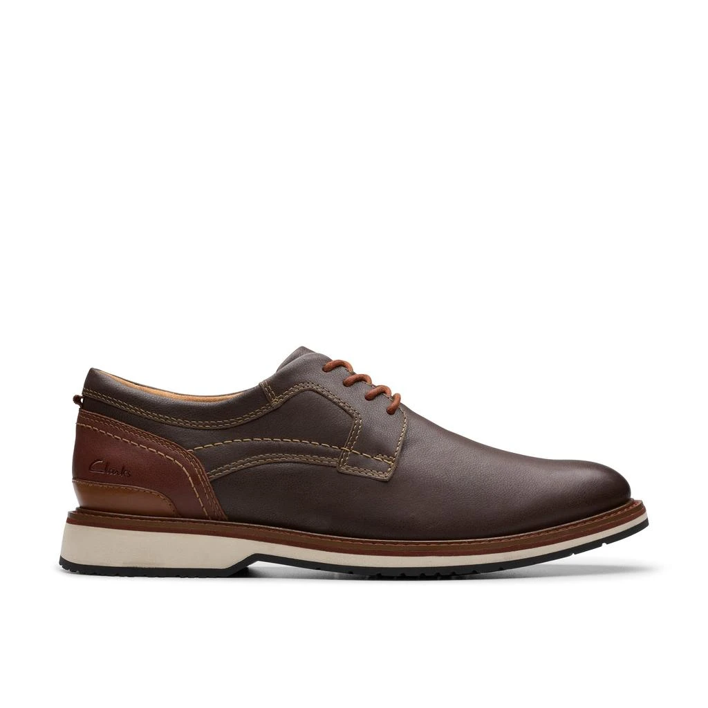 Clarks Monahan Plain in Brown Leather