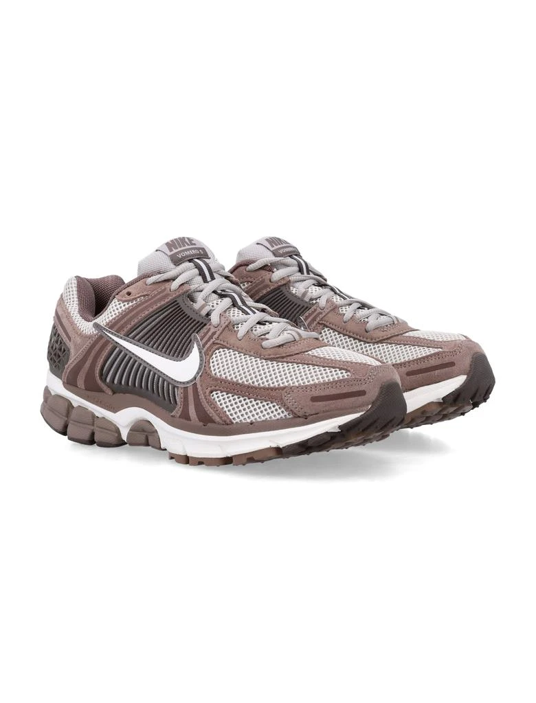 NIKE ZOOM VOMERO 5 2