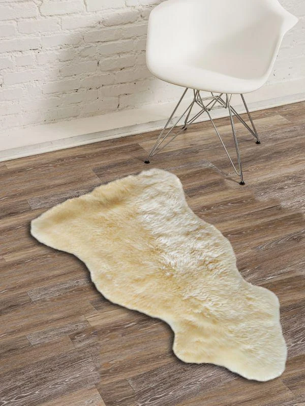 Natural Single Sheepskin Rug 3