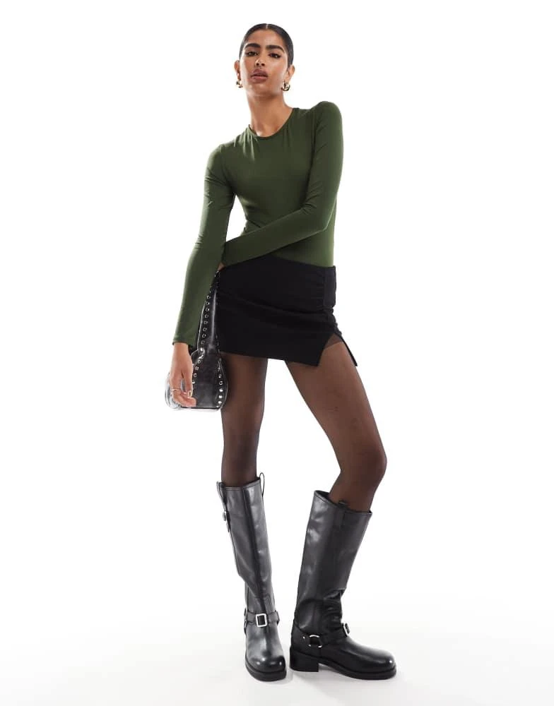Stradivarius Stradivarius long sleeve sculpt bodysuit in khaki 3