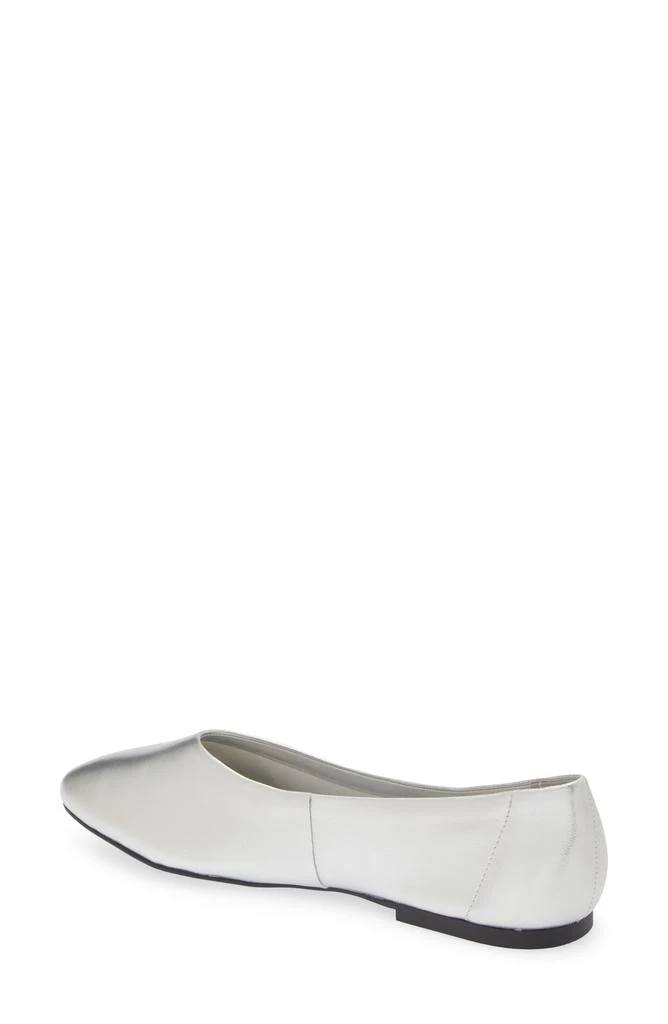 Open Edit Madyson Flat 2