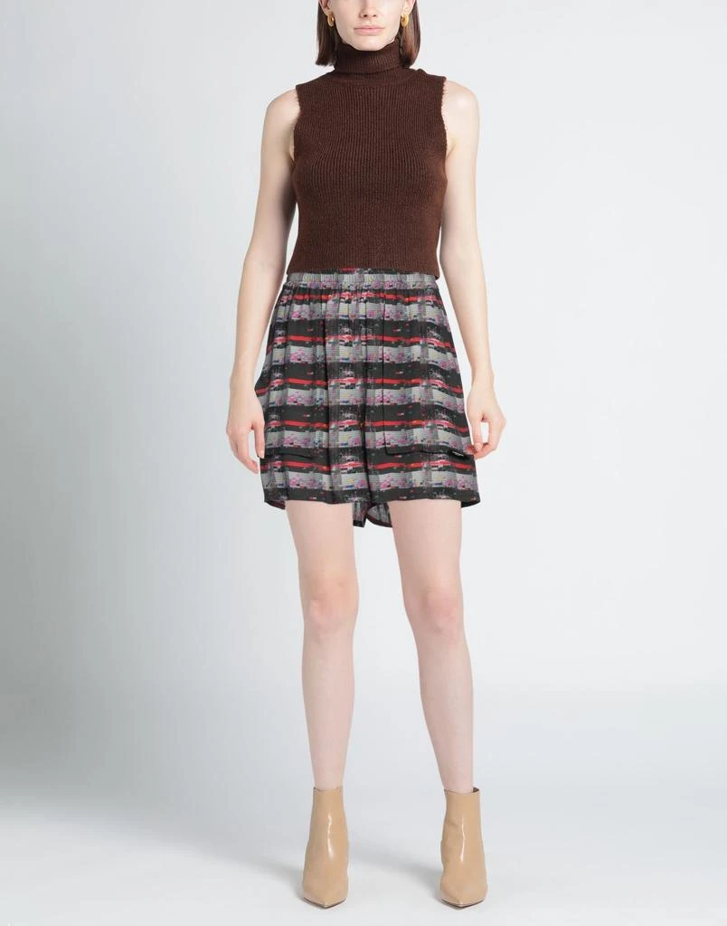 Costume National Shorts 
Bermuda 2