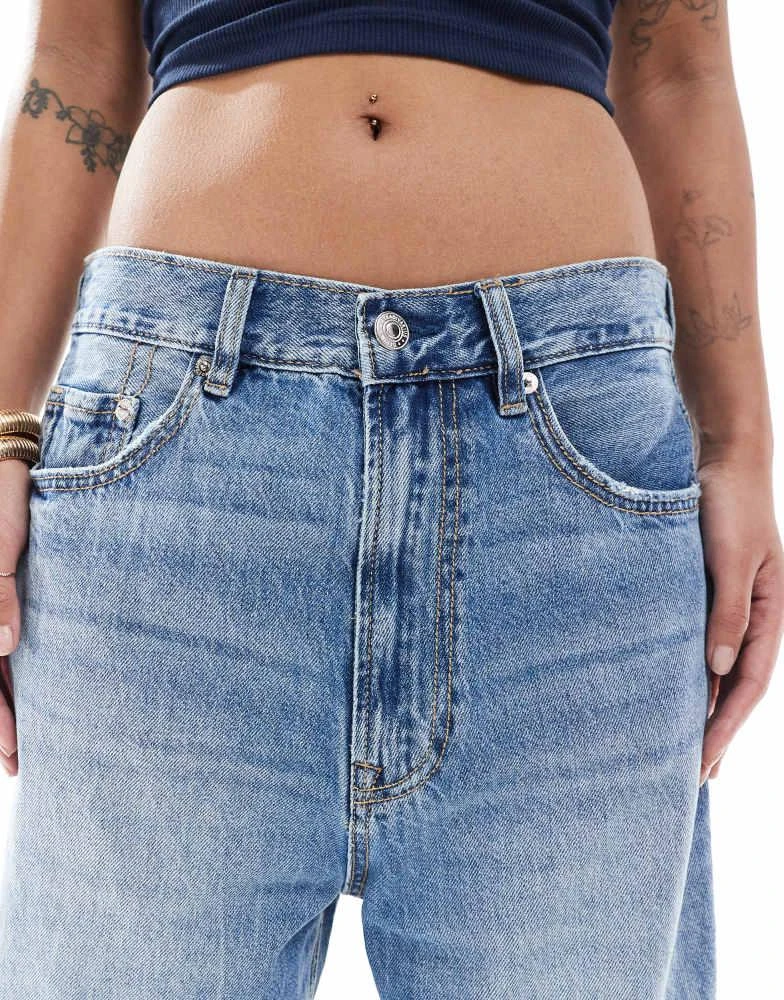 Stradivarius Stradivarius Petite D88 denim baggy jean in mid wash 5